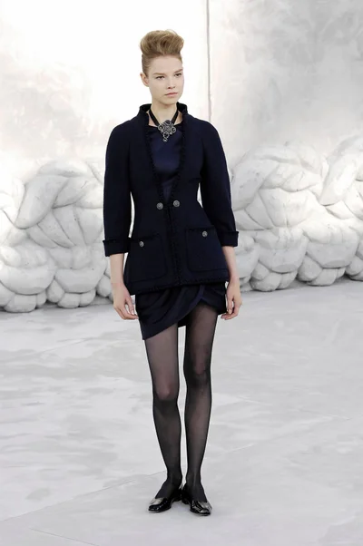 Look 12